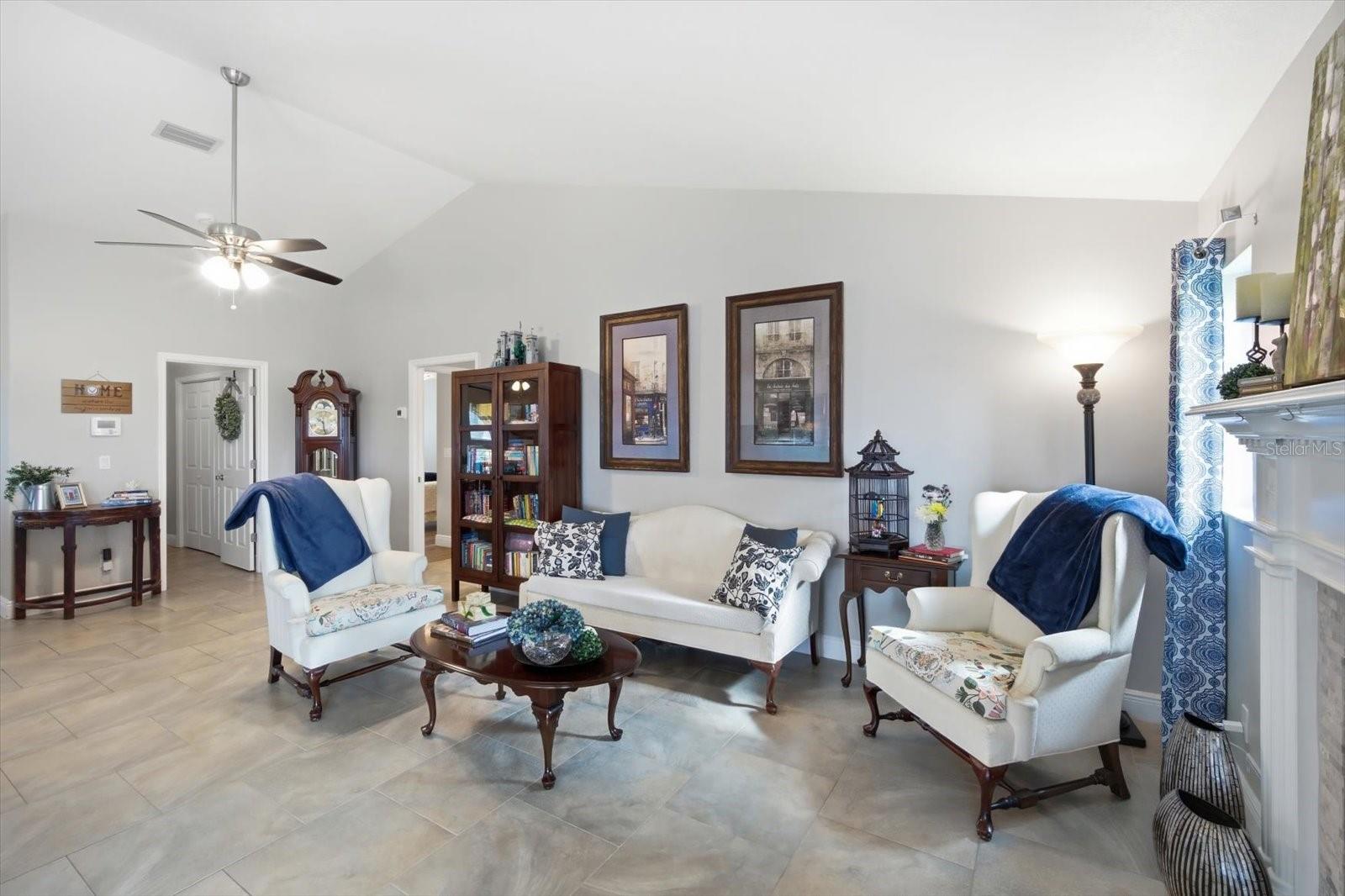 Image 7 of 31 For 846 Birdie Way