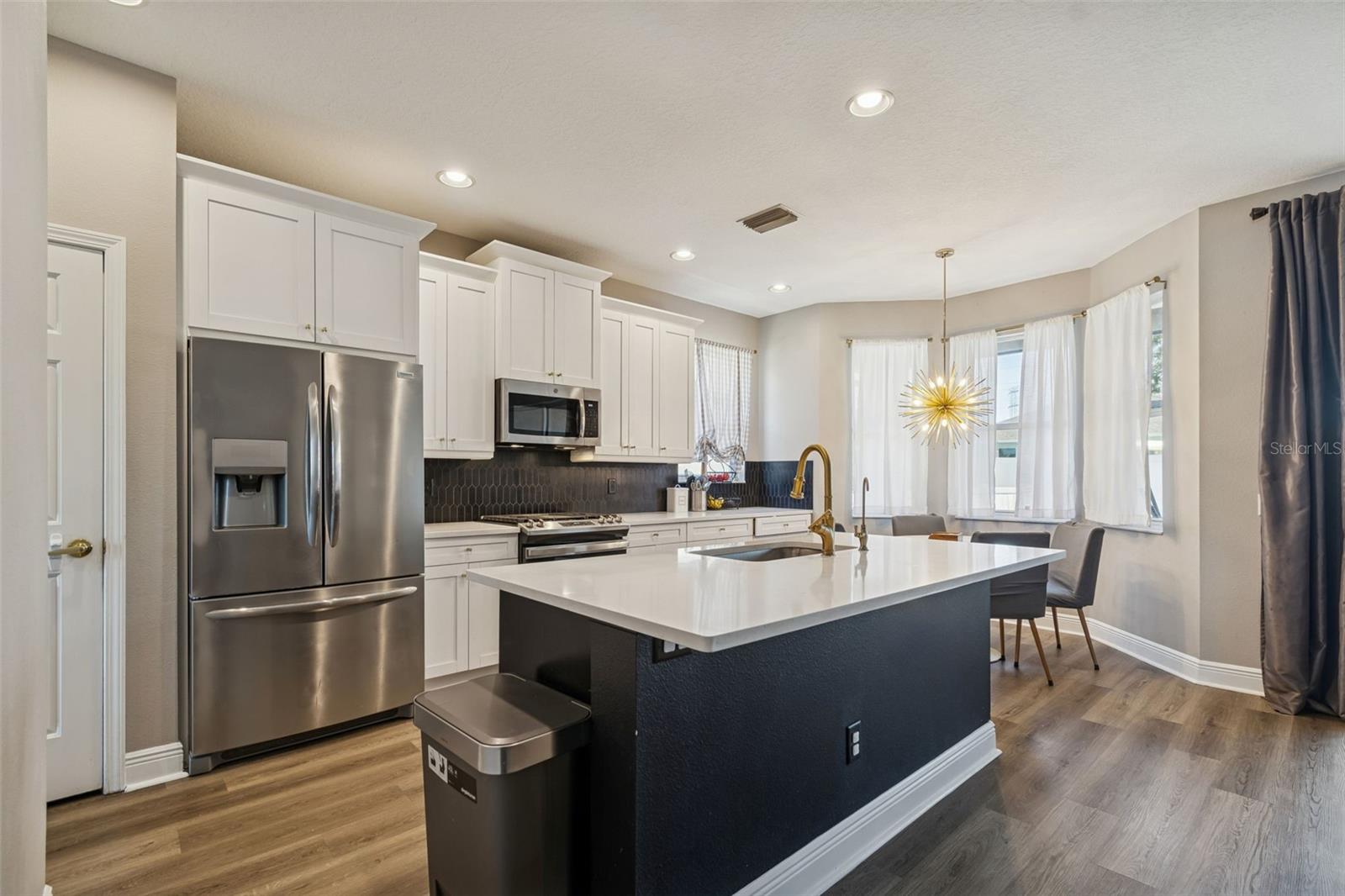 Listing photo id 12 for 2550 Maylin Drive