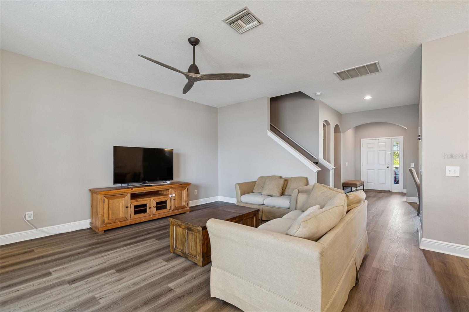 Listing photo id 20 for 2550 Maylin Drive