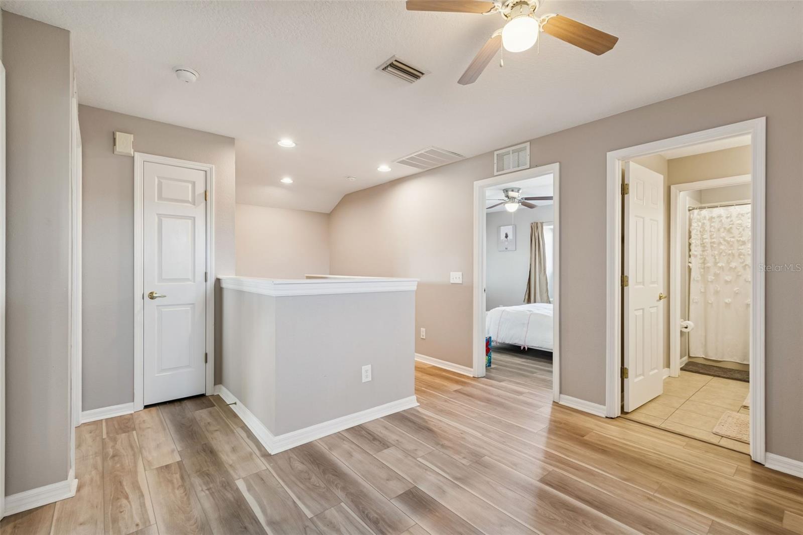 Listing photo id 26 for 2550 Maylin Drive