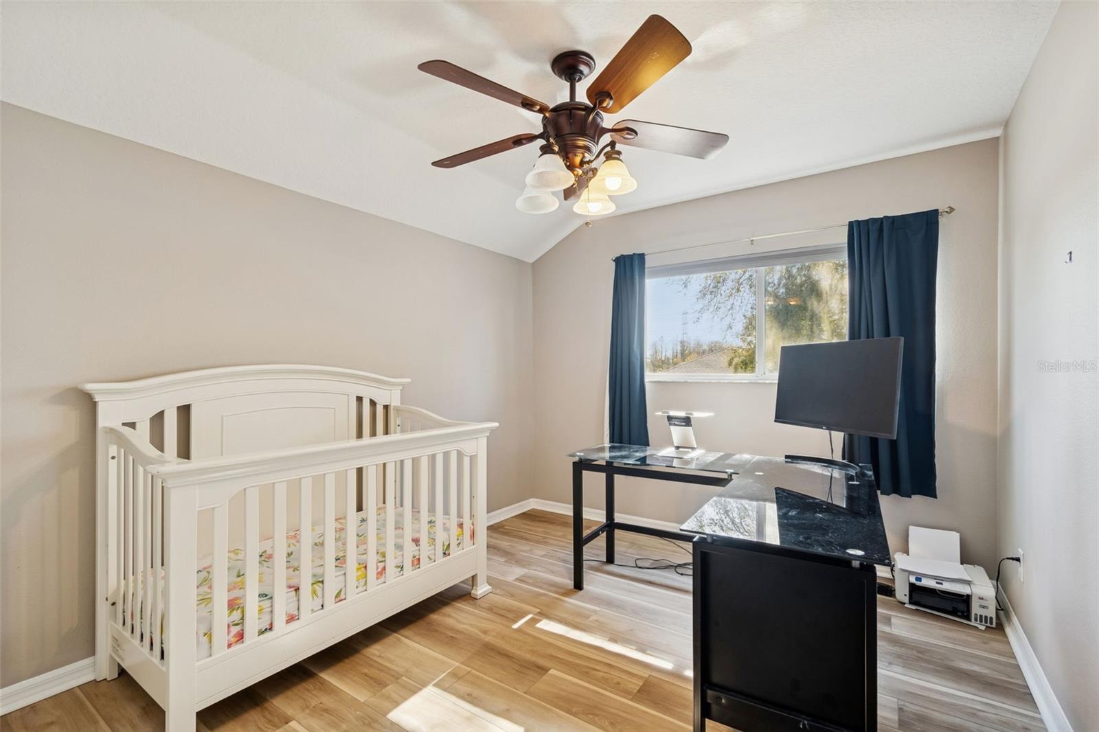 Listing photo id 33 for 2550 Maylin Drive