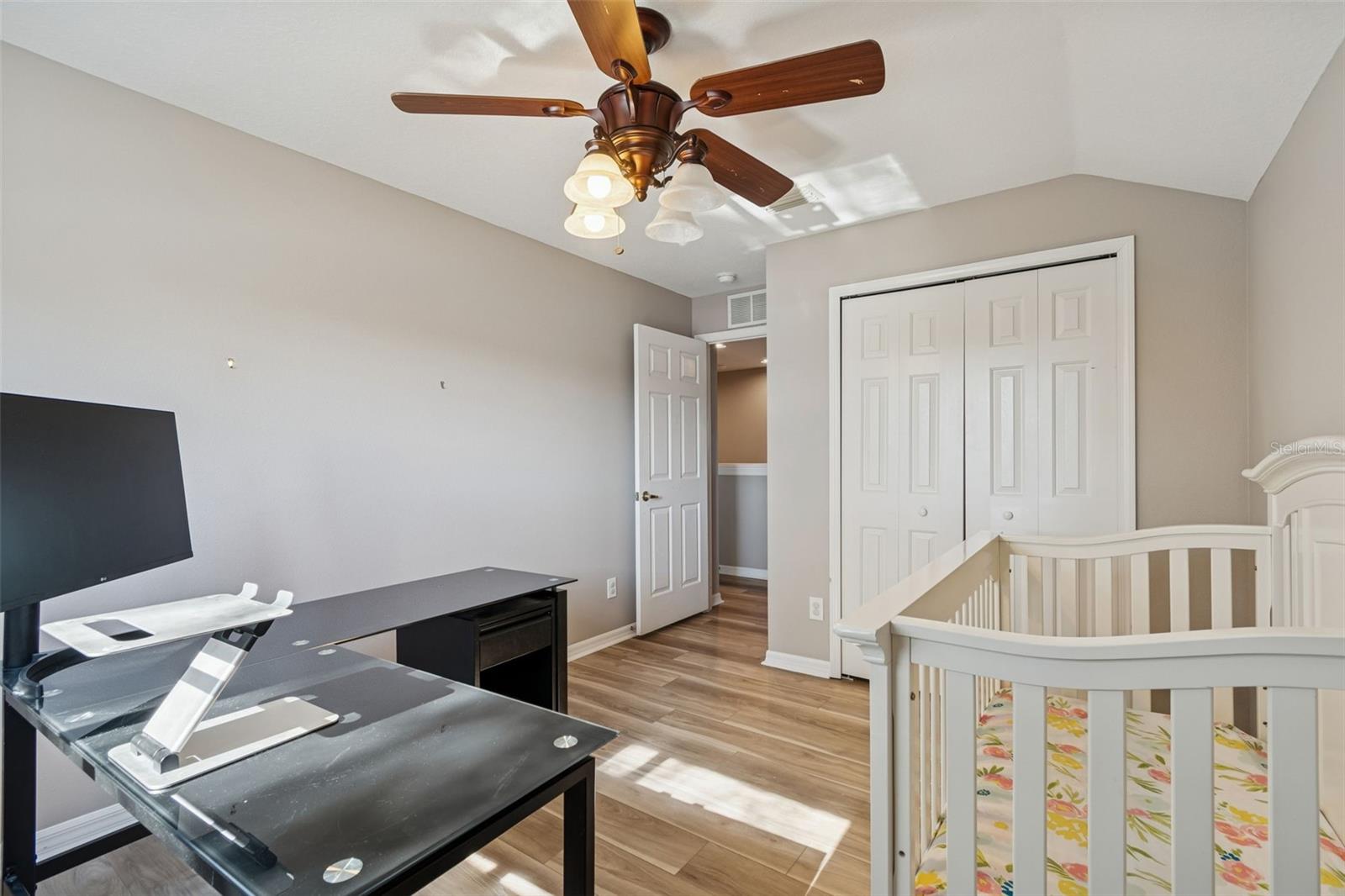 Listing photo id 34 for 2550 Maylin Drive