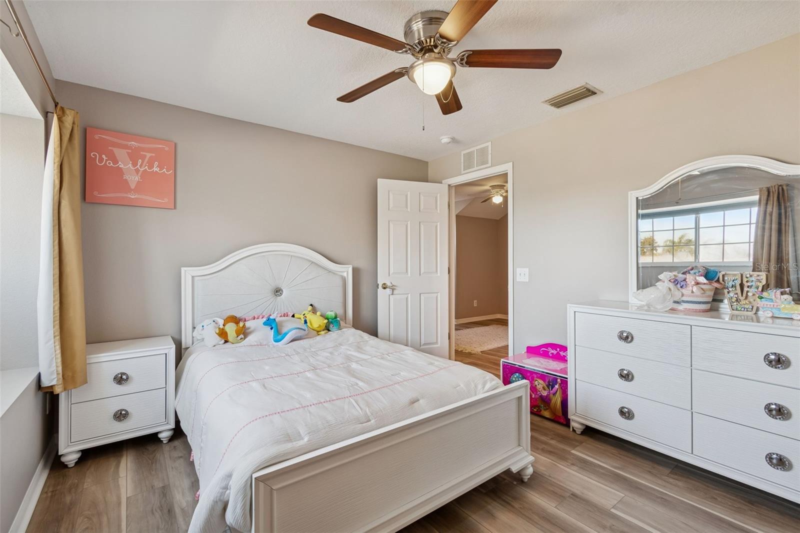 Listing photo id 37 for 2550 Maylin Drive