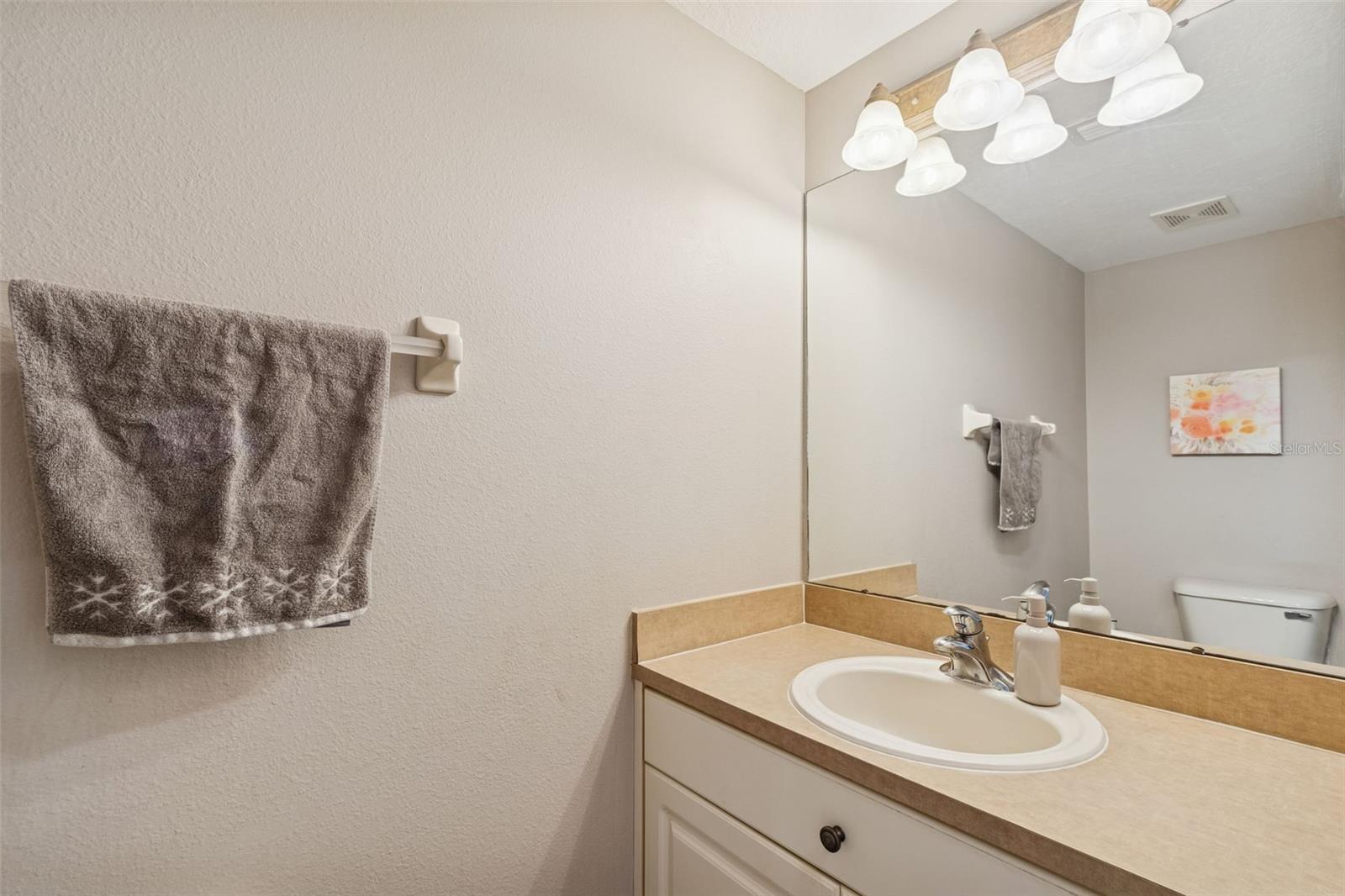 Listing photo id 49 for 2550 Maylin Drive