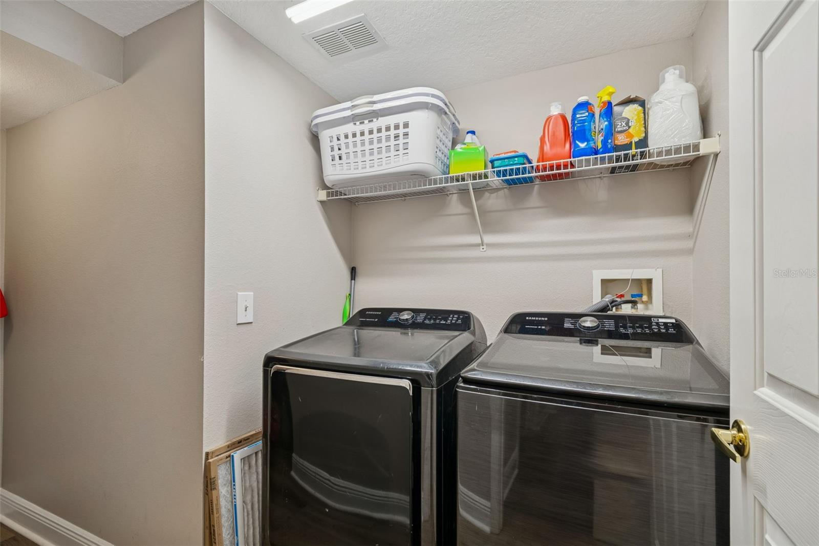 Listing photo id 50 for 2550 Maylin Drive