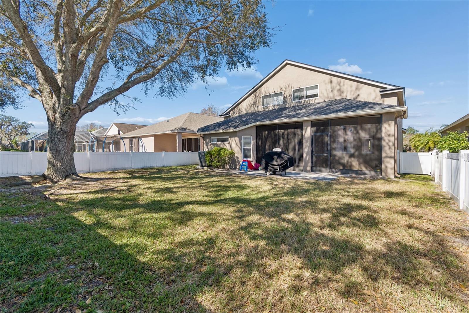 Listing photo id 55 for 2550 Maylin Drive