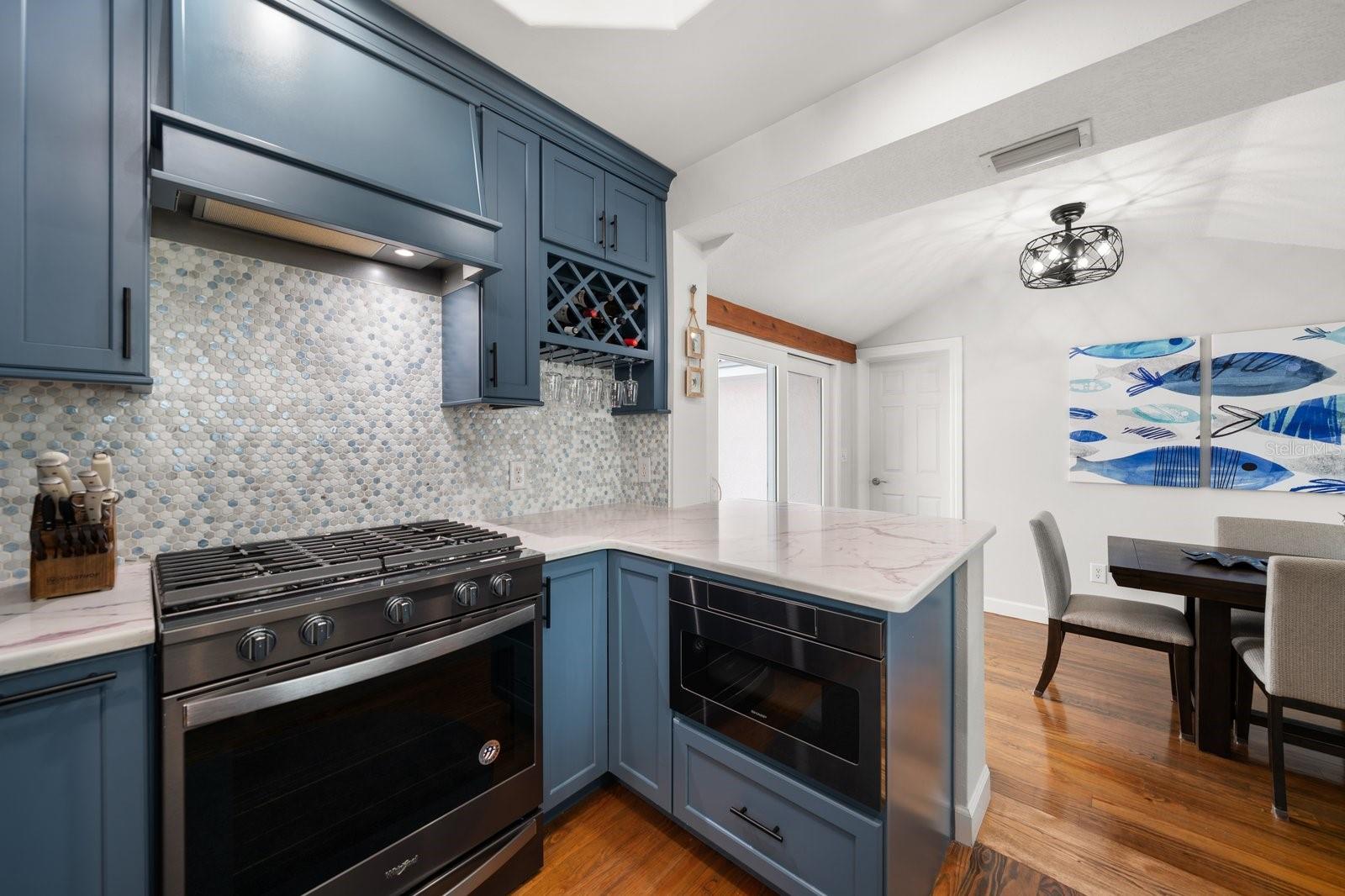 Image 11 of 47 For 216 Grove Circle S