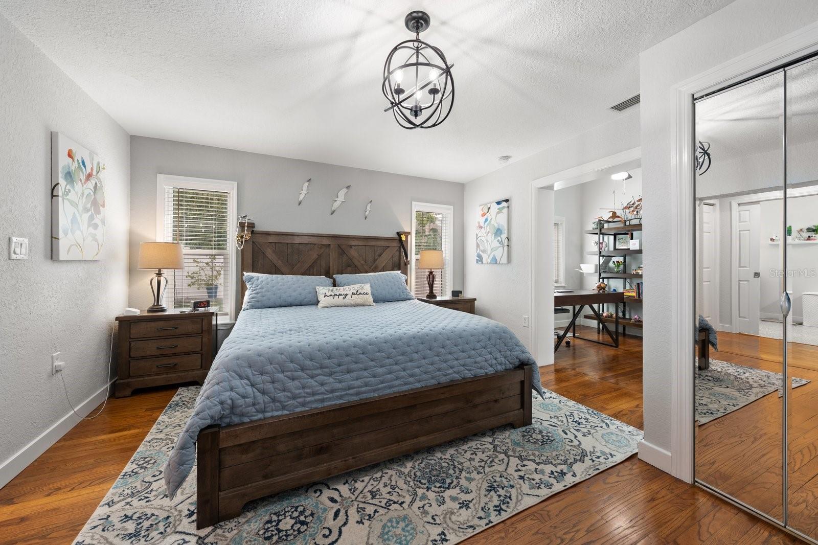 Image 15 of 47 For 216 Grove Circle S