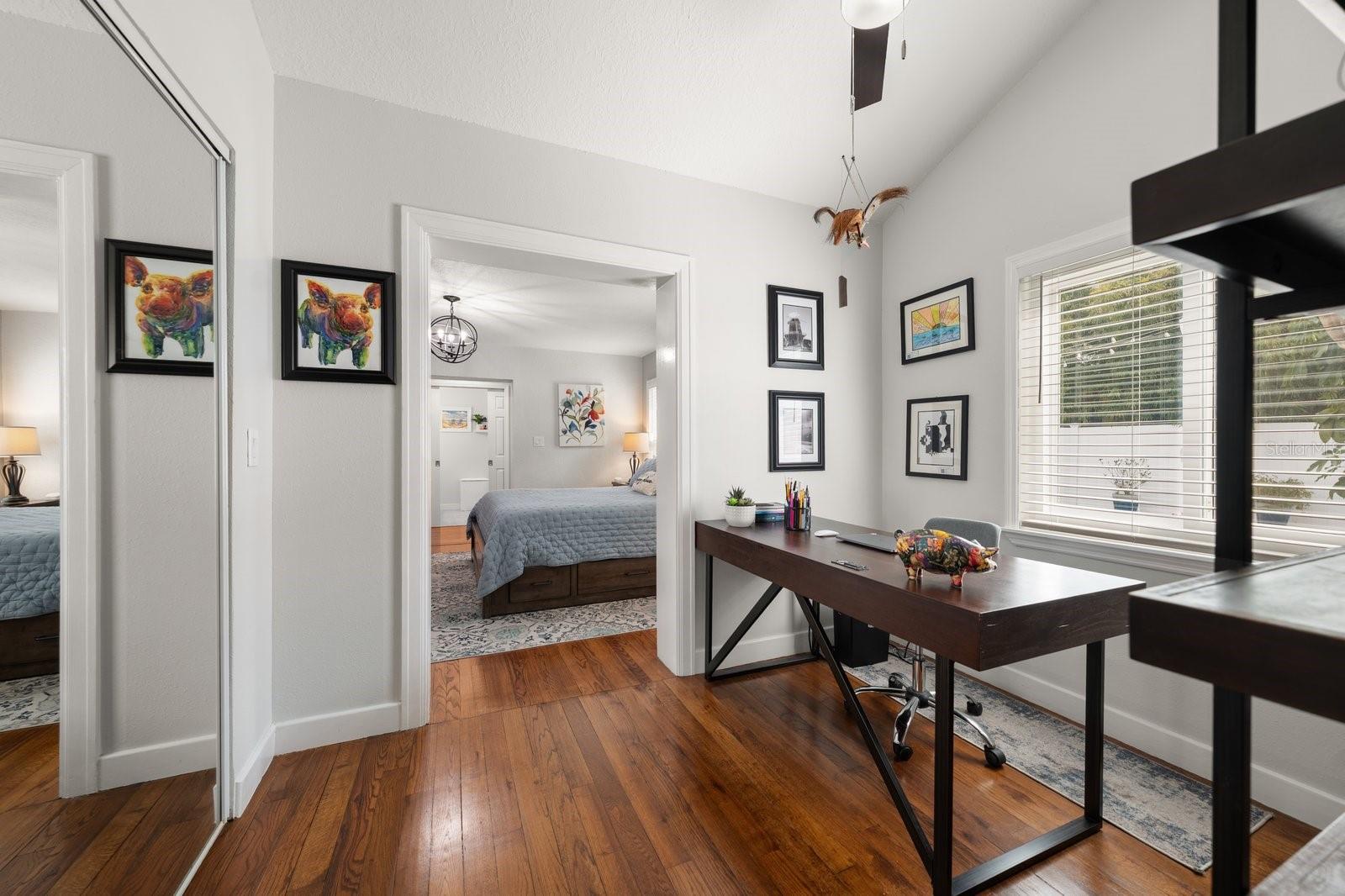 Image 19 of 47 For 216 Grove Circle S