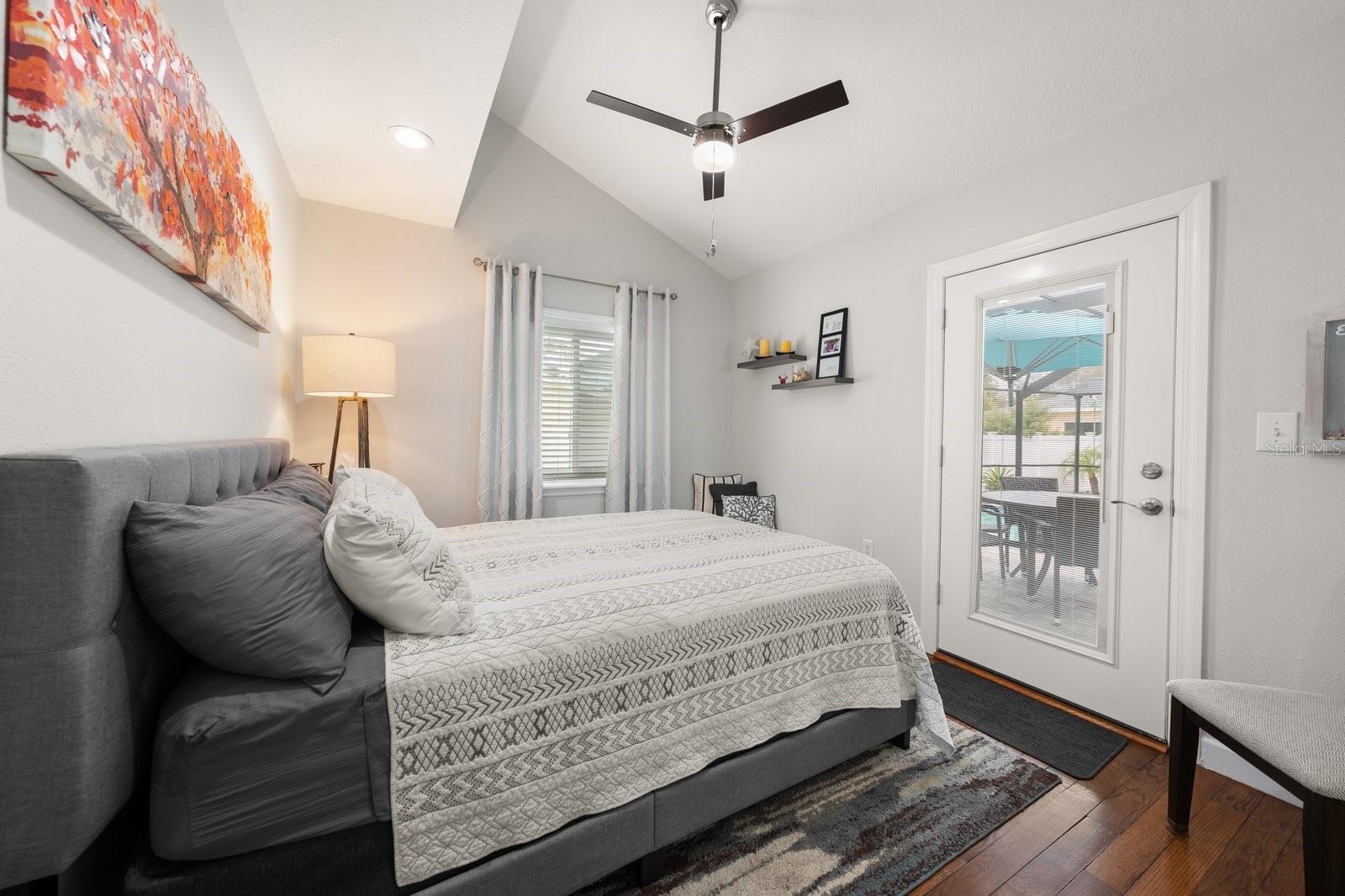 Image 21 of 47 For 216 Grove Circle S