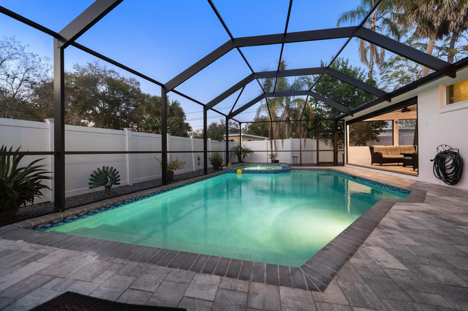 Image 27 of 47 For 216 Grove Circle S