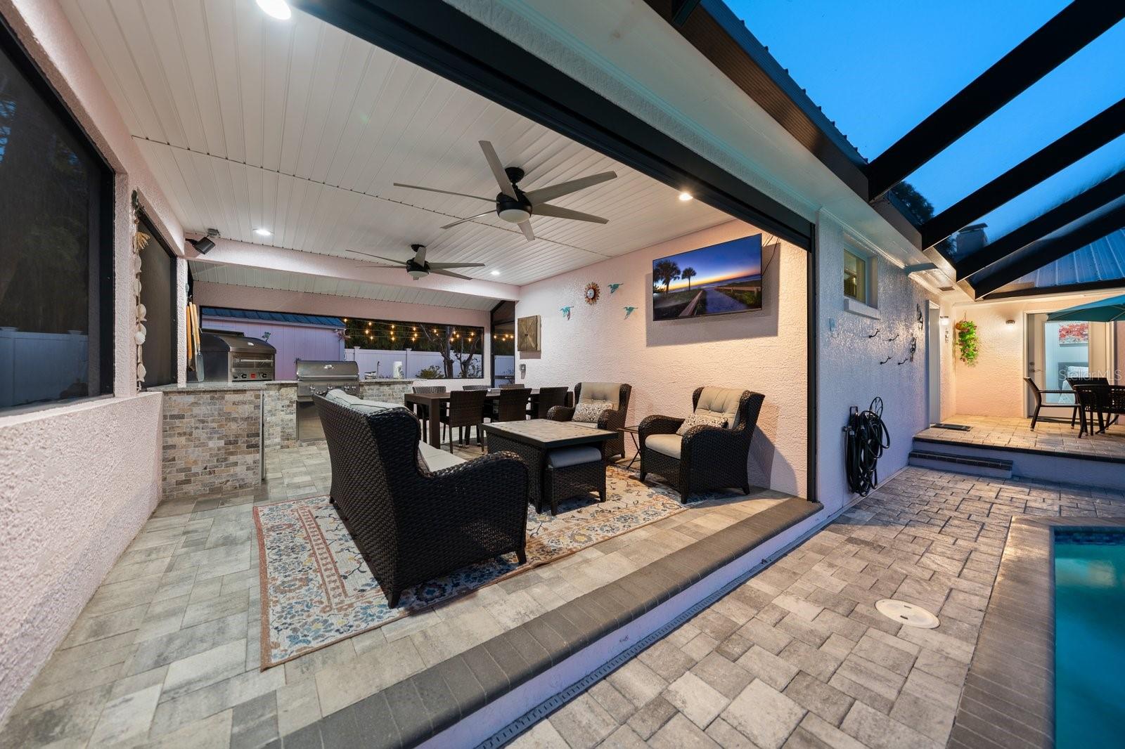 Image 29 of 47 For 216 Grove Circle S