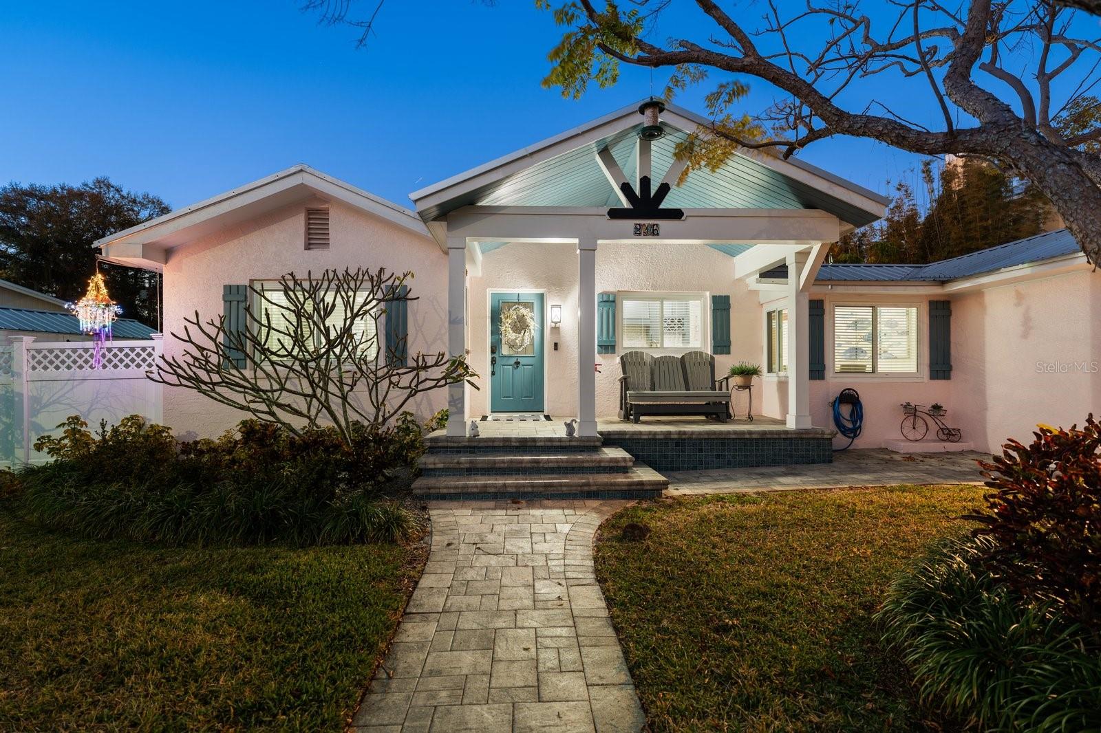 Image 33 of 47 For 216 Grove Circle S