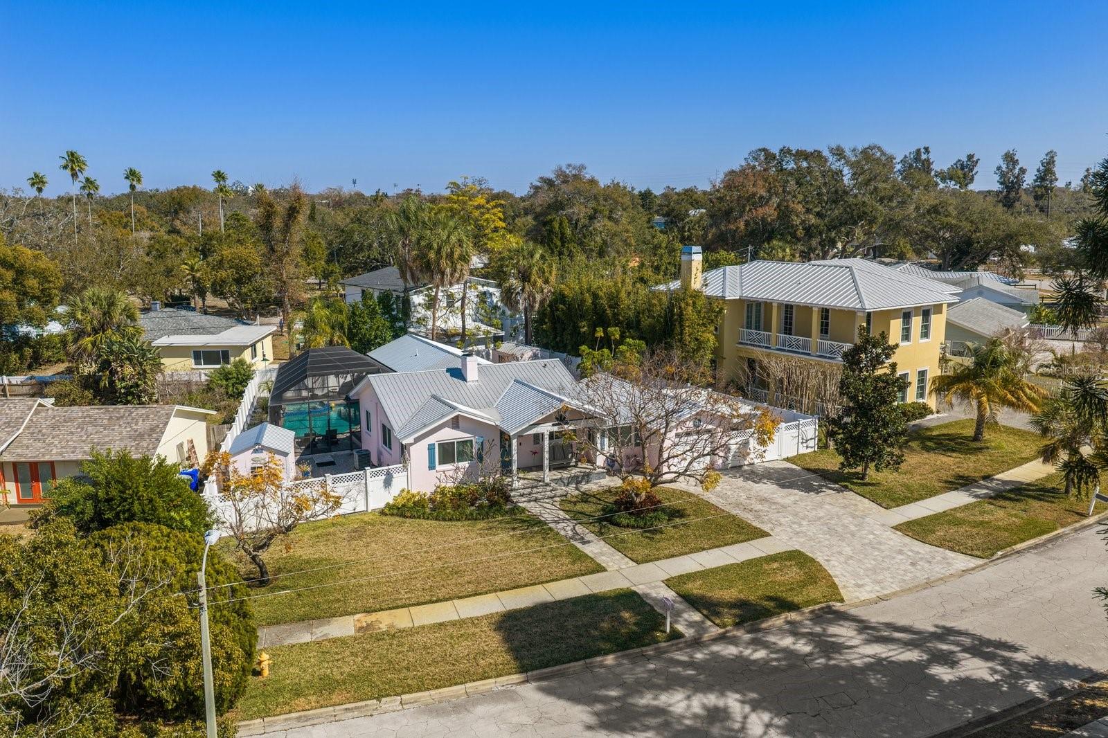 Image 37 of 47 For 216 Grove Circle S