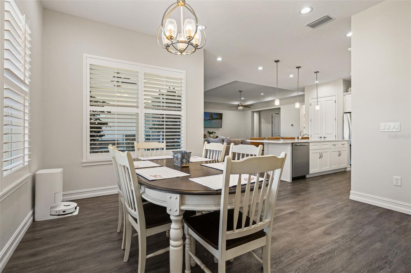 Image 17 of 53 For 4698 Hickory Oak Drive