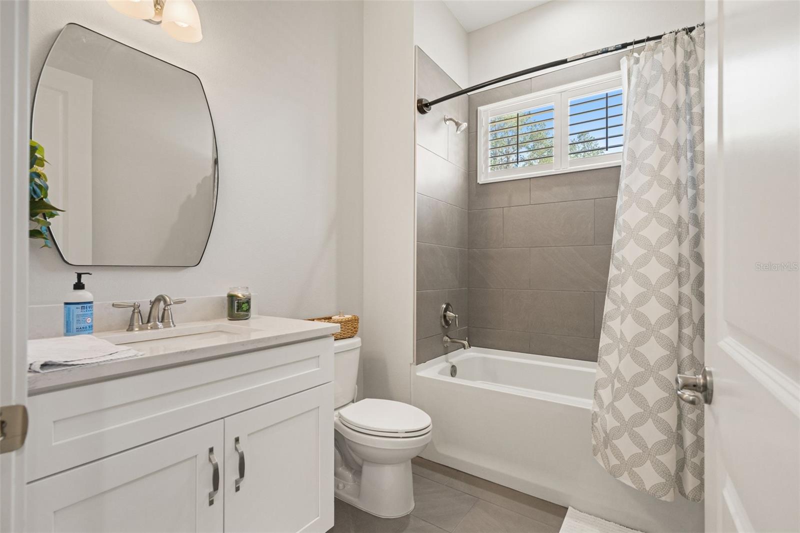 Image 27 of 53 For 4698 Hickory Oak Drive