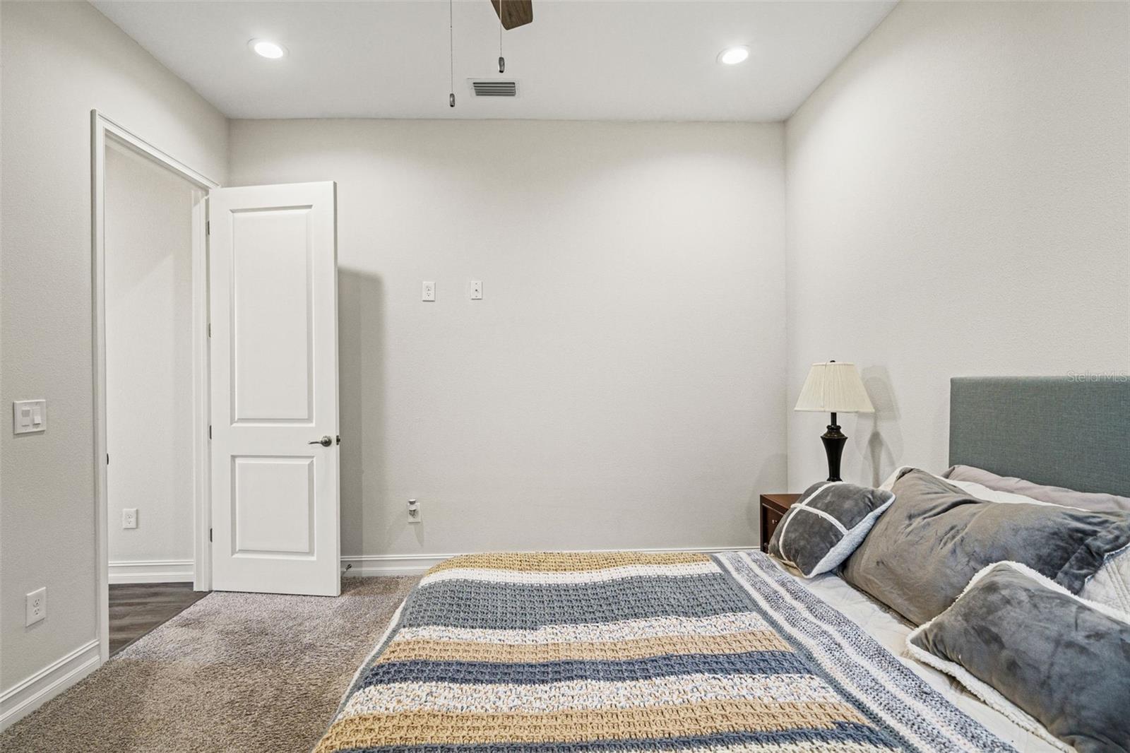 Image 29 of 53 For 4698 Hickory Oak Drive