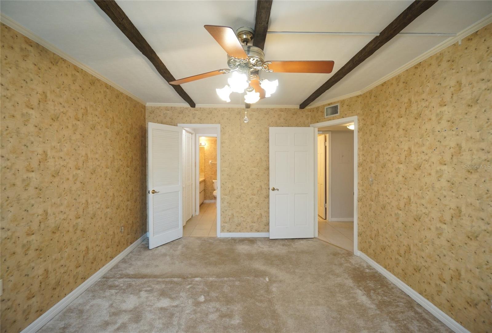 Image 16 of 19 For 3325 Bayshore Boulevard D28