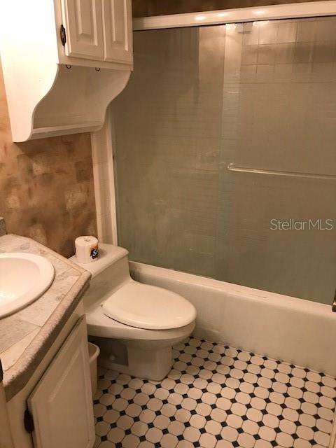 Image 17 of 19 For 3325 Bayshore Boulevard D28