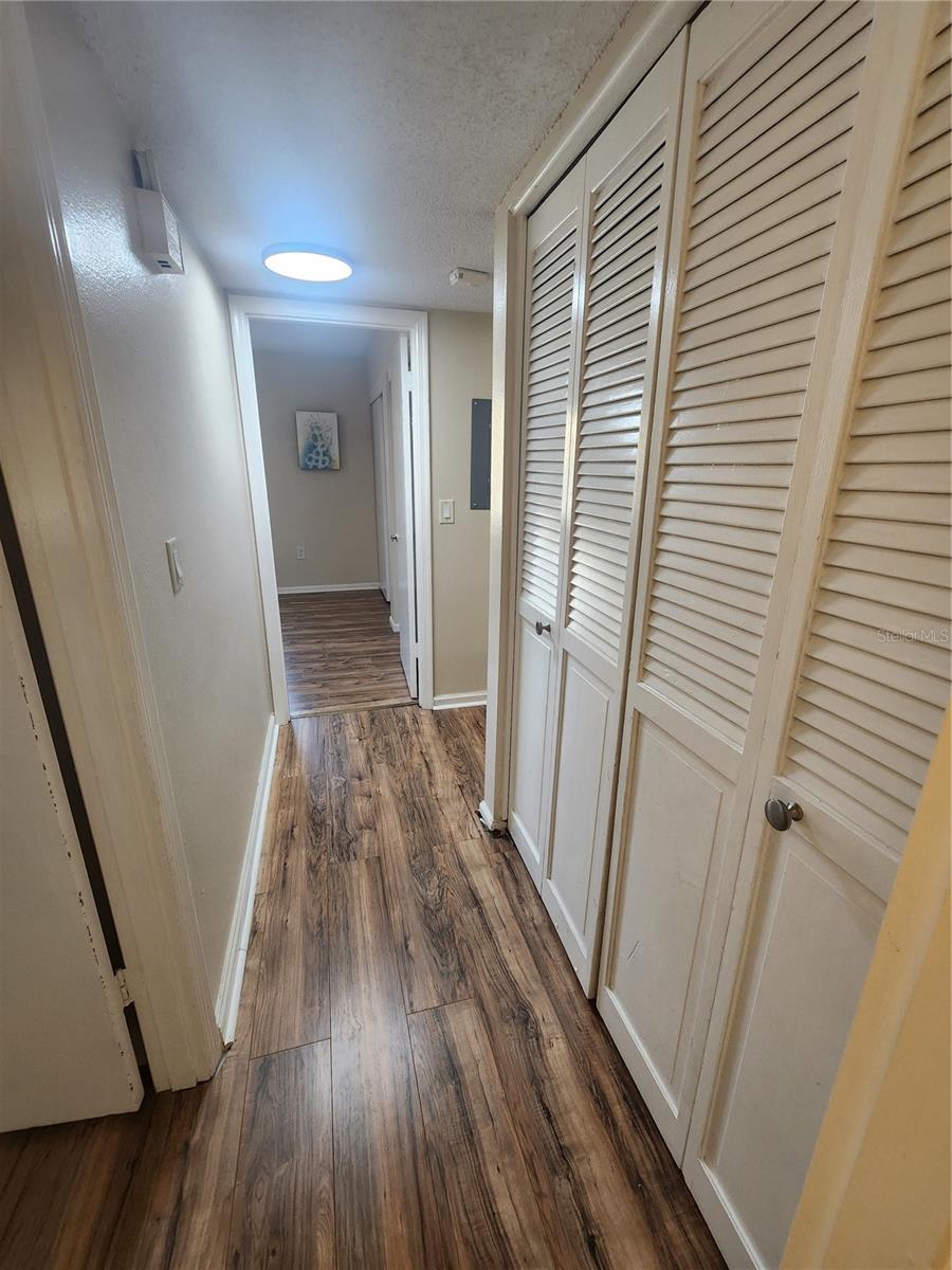 Image 13 of 26 For 1920 Edgewood Drive D3