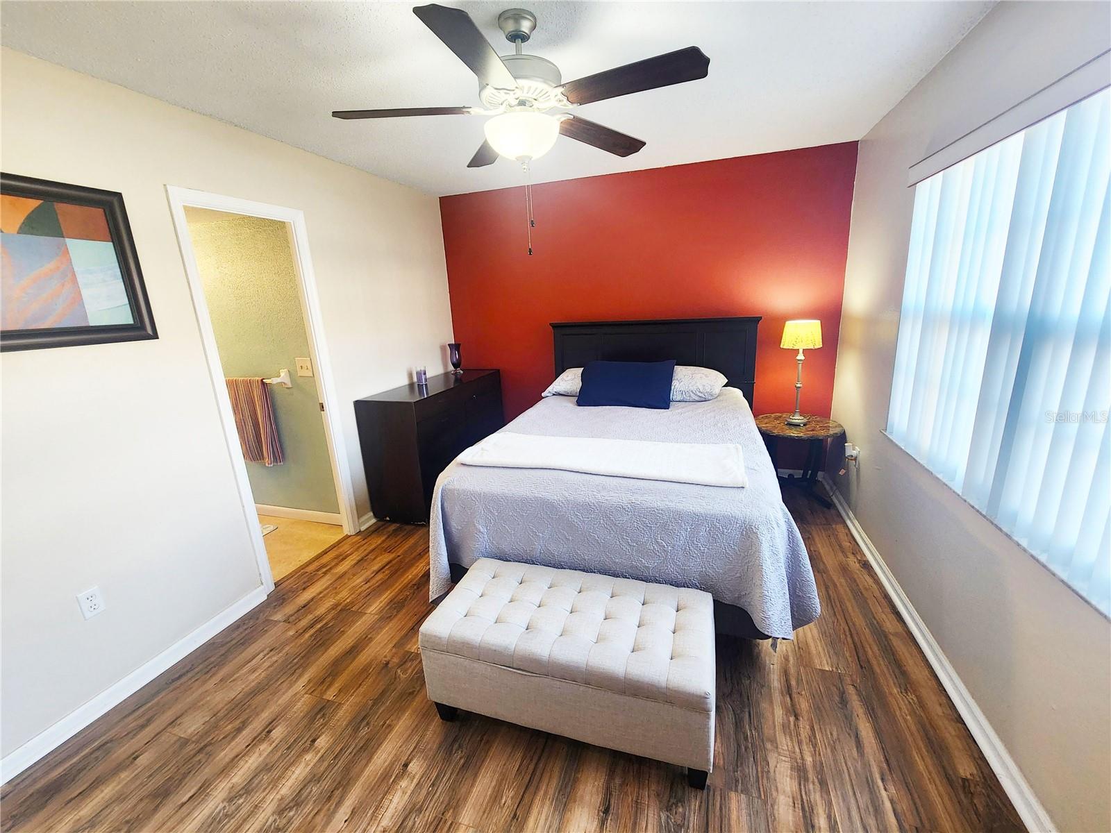 Image 14 of 26 For 1920 Edgewood Drive D3