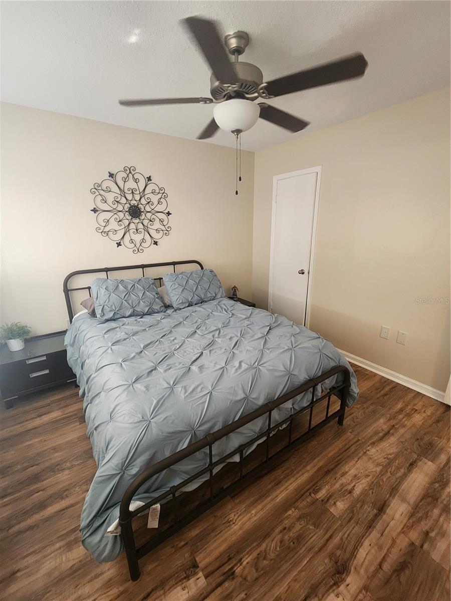 Image 19 of 26 For 1920 Edgewood Drive D3