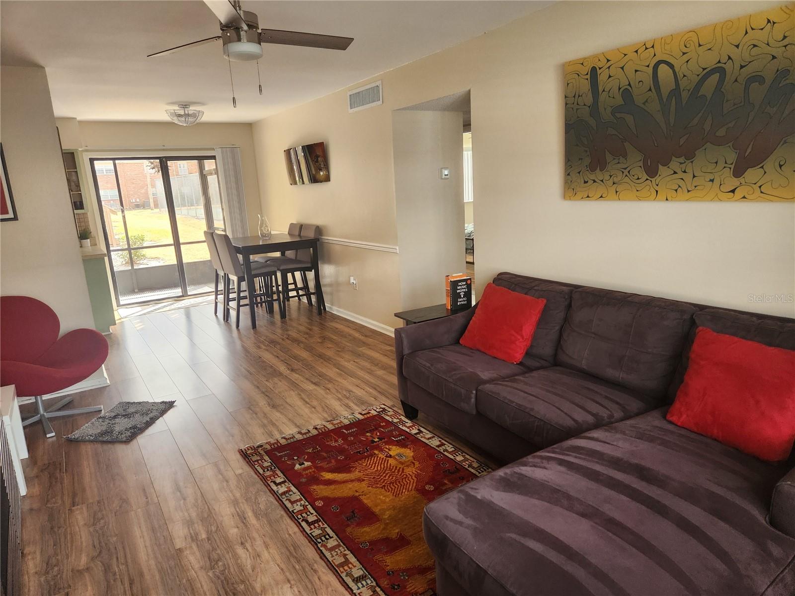 Image 2 of 26 For 1920 Edgewood Drive D3