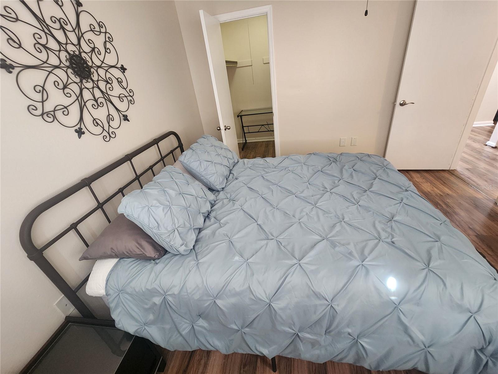 Image 20 of 26 For 1920 Edgewood Drive D3