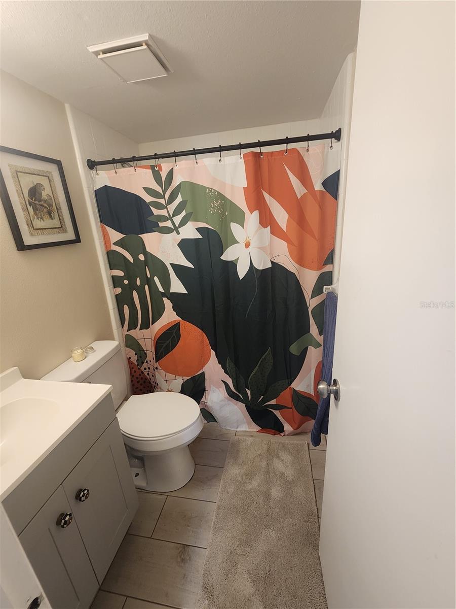 Image 22 of 26 For 1920 Edgewood Drive D3