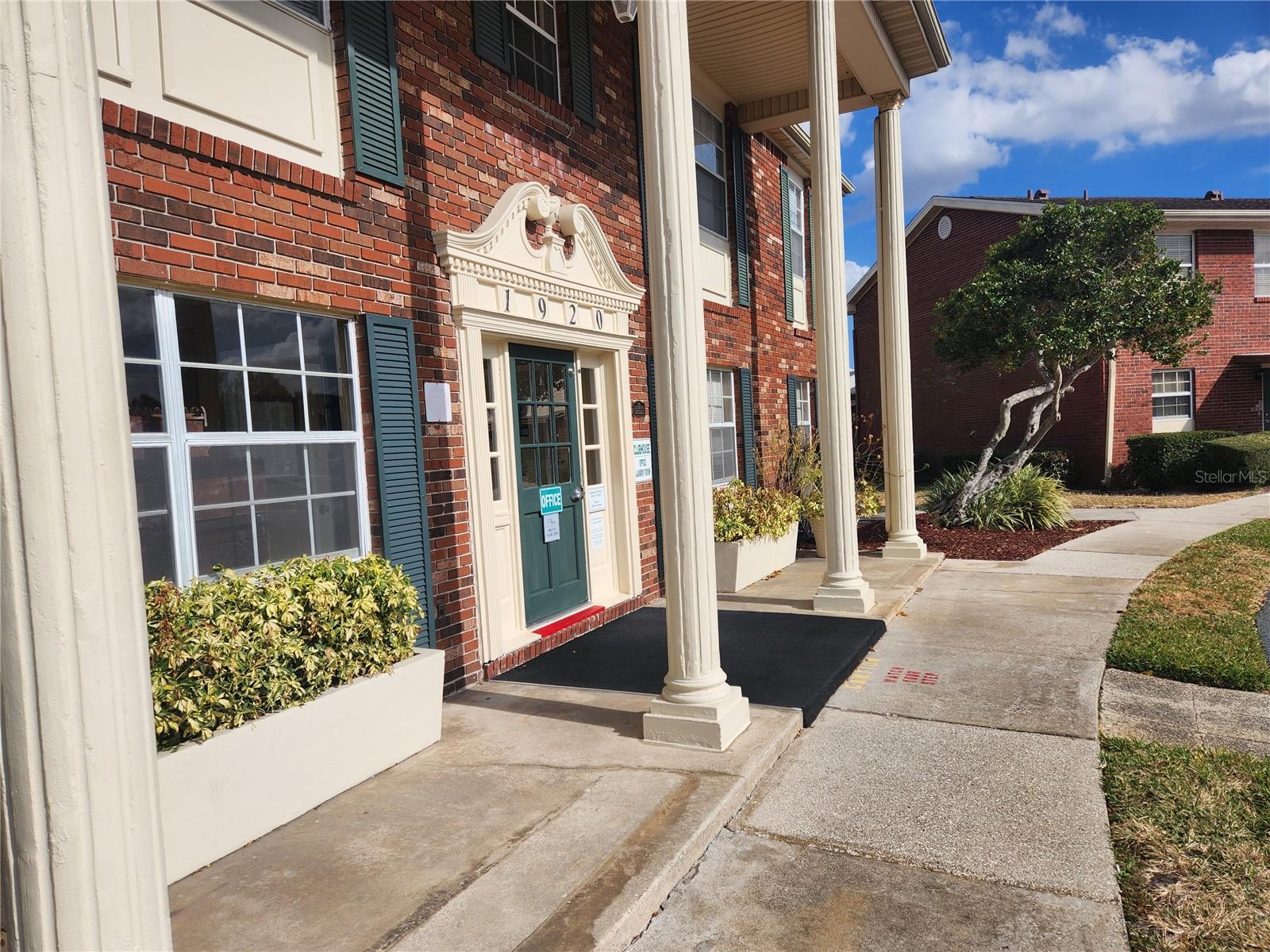 Image 25 of 26 For 1920 Edgewood Drive D3