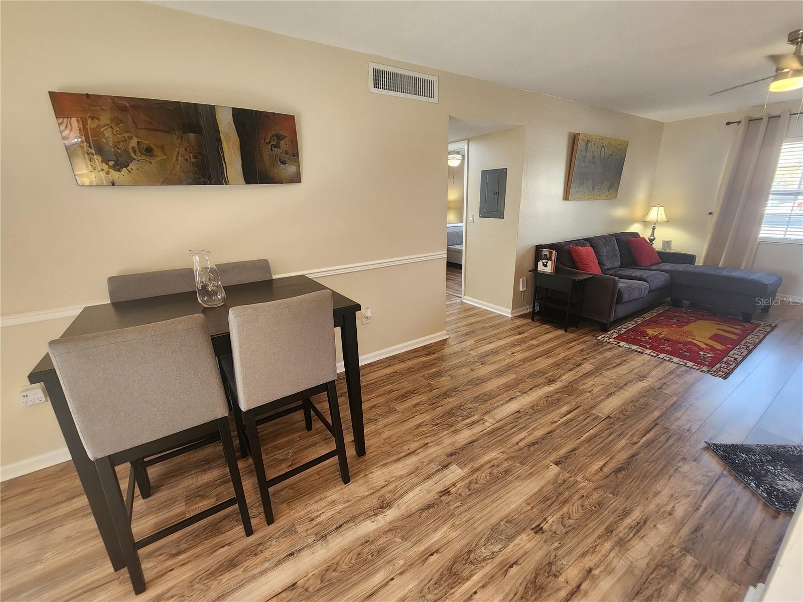 Image 4 of 26 For 1920 Edgewood Drive D3