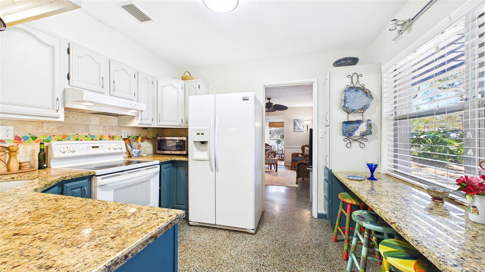 Image 13 of 52 For 4319 Cameron Avenue