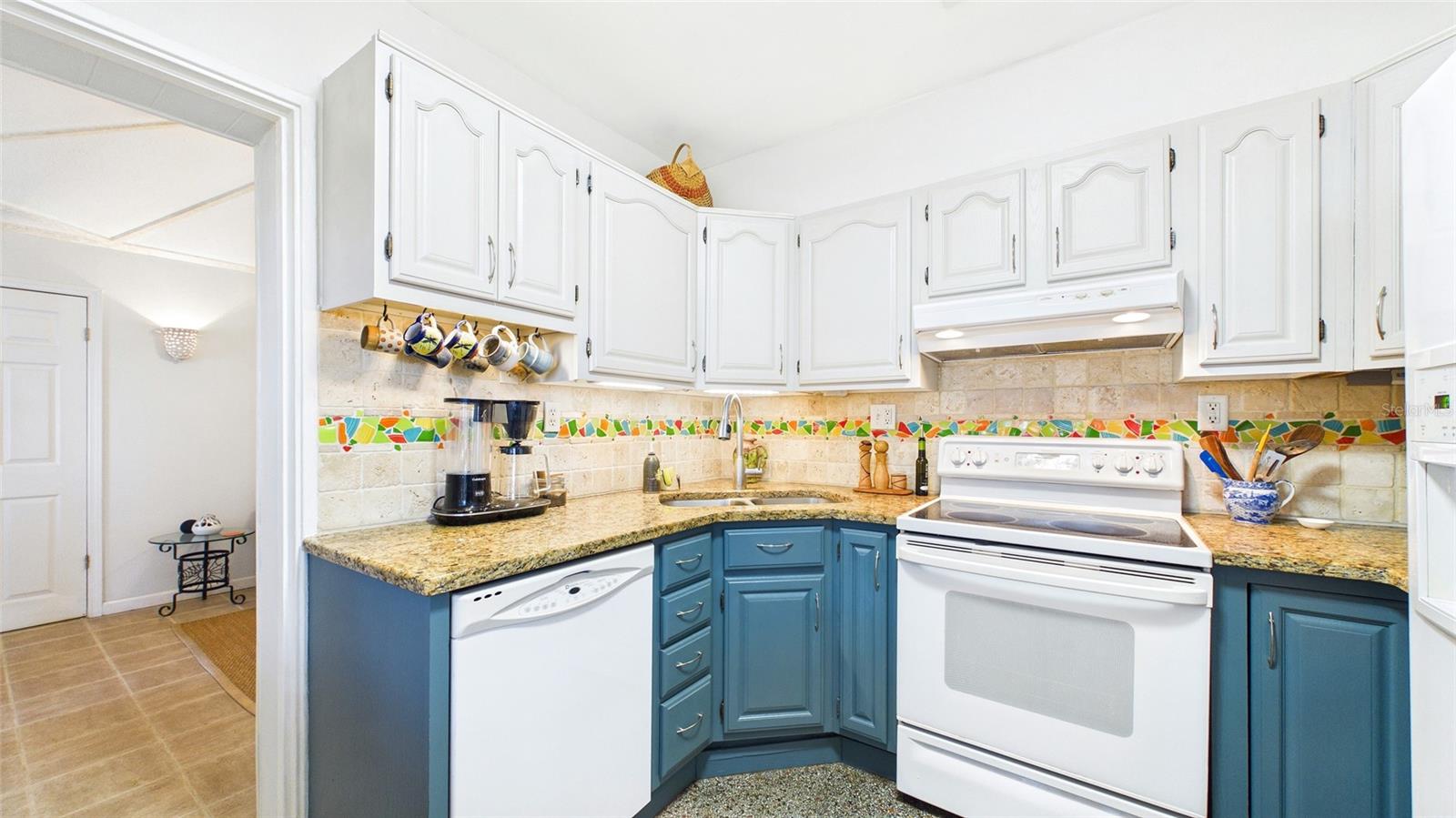 Image 14 of 52 For 4319 Cameron Avenue