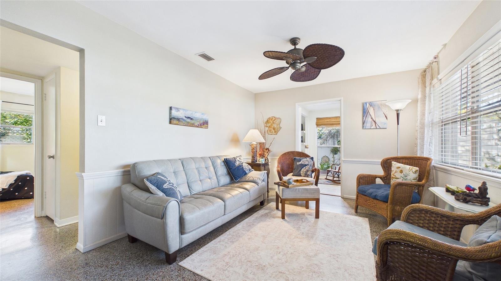 Image 18 of 52 For 4319 Cameron Avenue