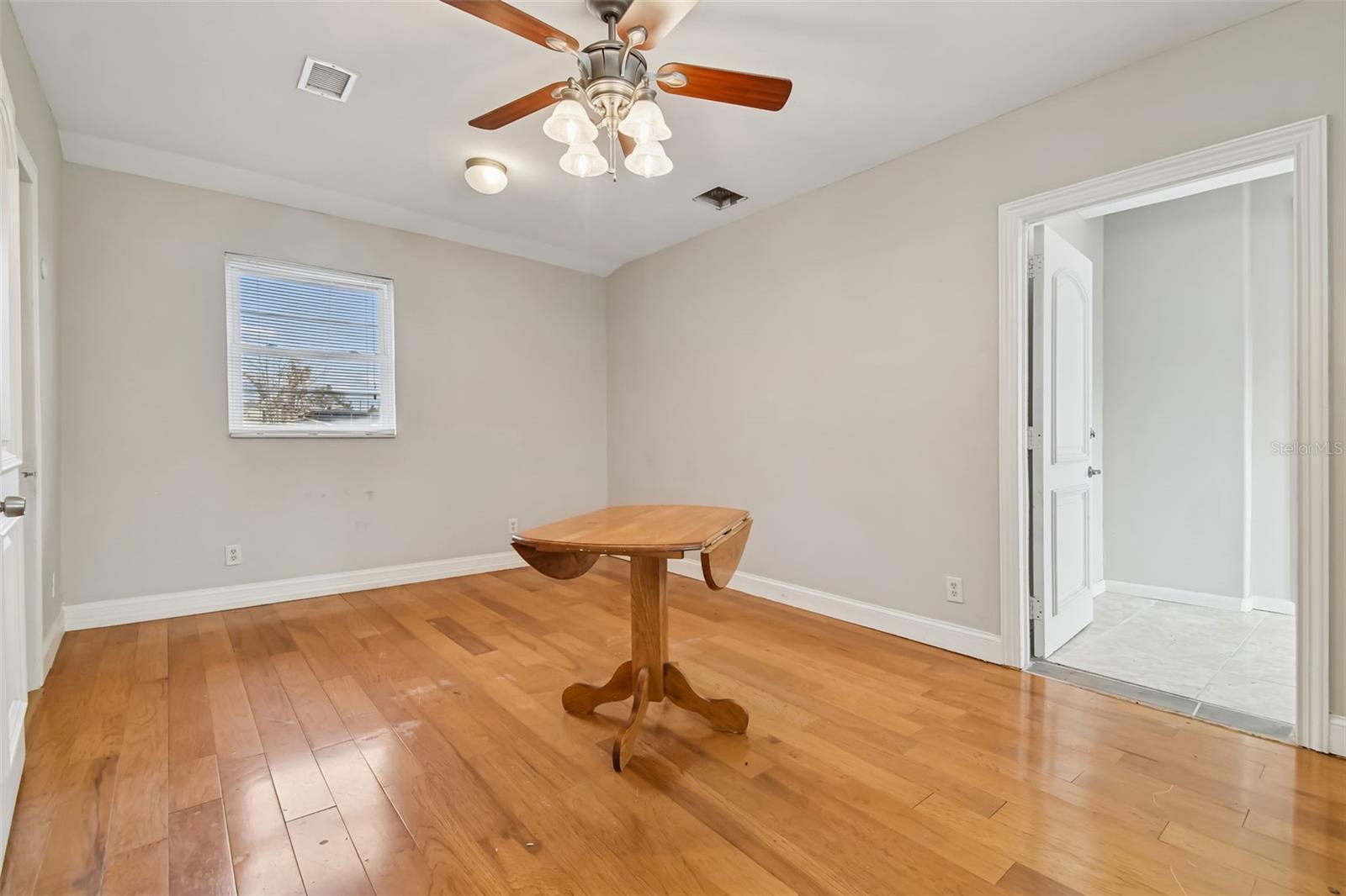 Image 10 of 47 For 5723 Cherry Tree Drive