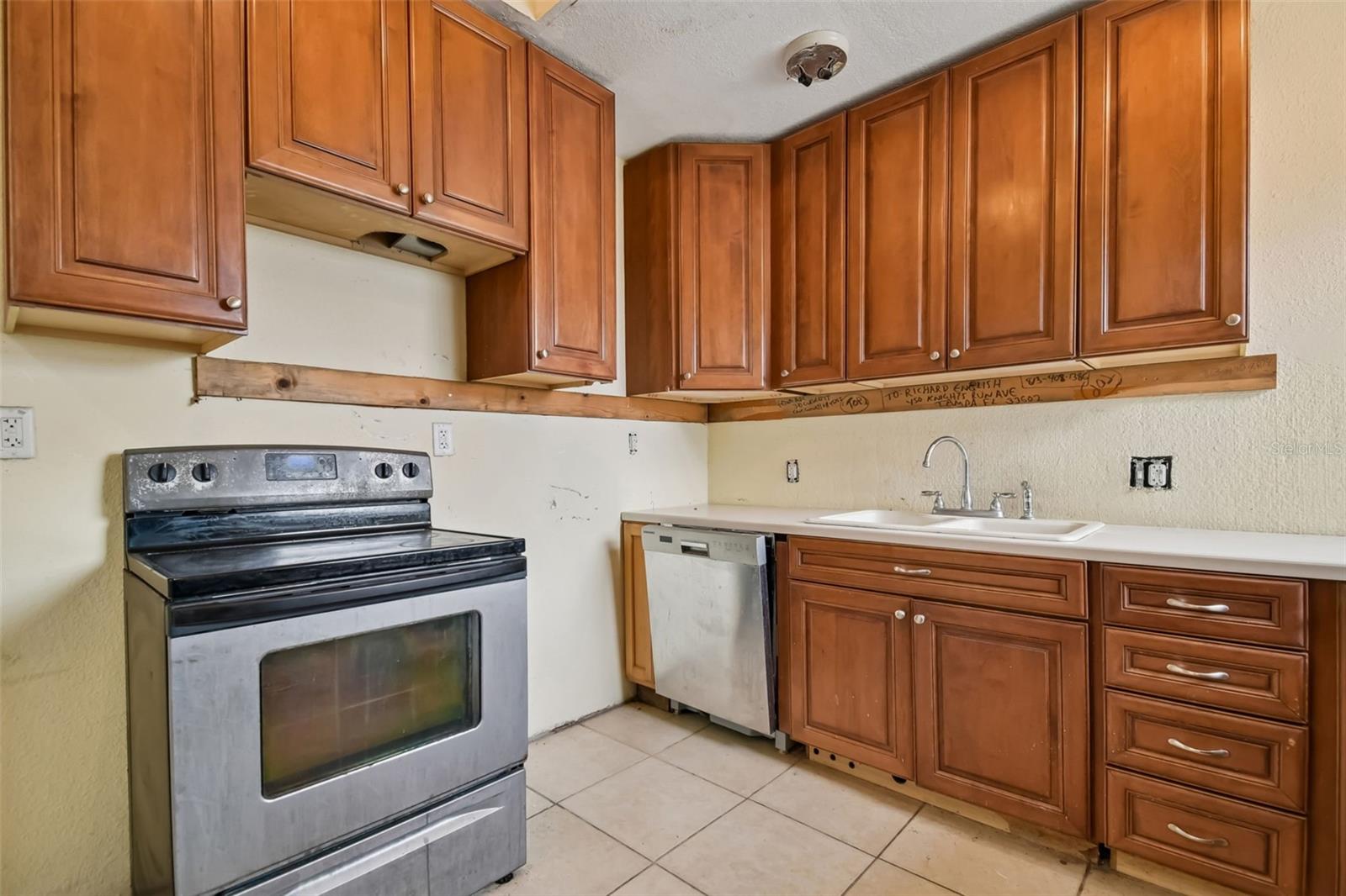 Image 19 of 47 For 5723 Cherry Tree Drive