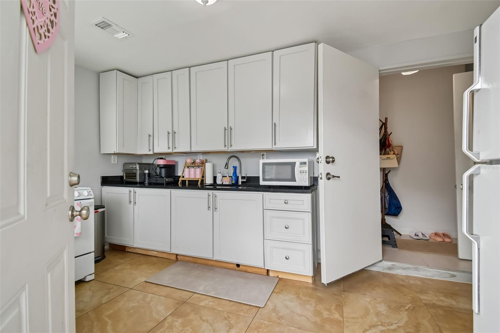 Image 23 of 47 For 5723 Cherry Tree Drive