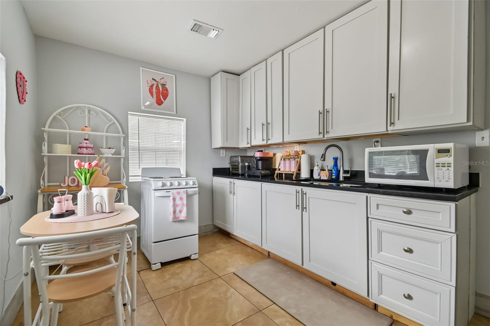 Image 24 of 47 For 5723 Cherry Tree Drive