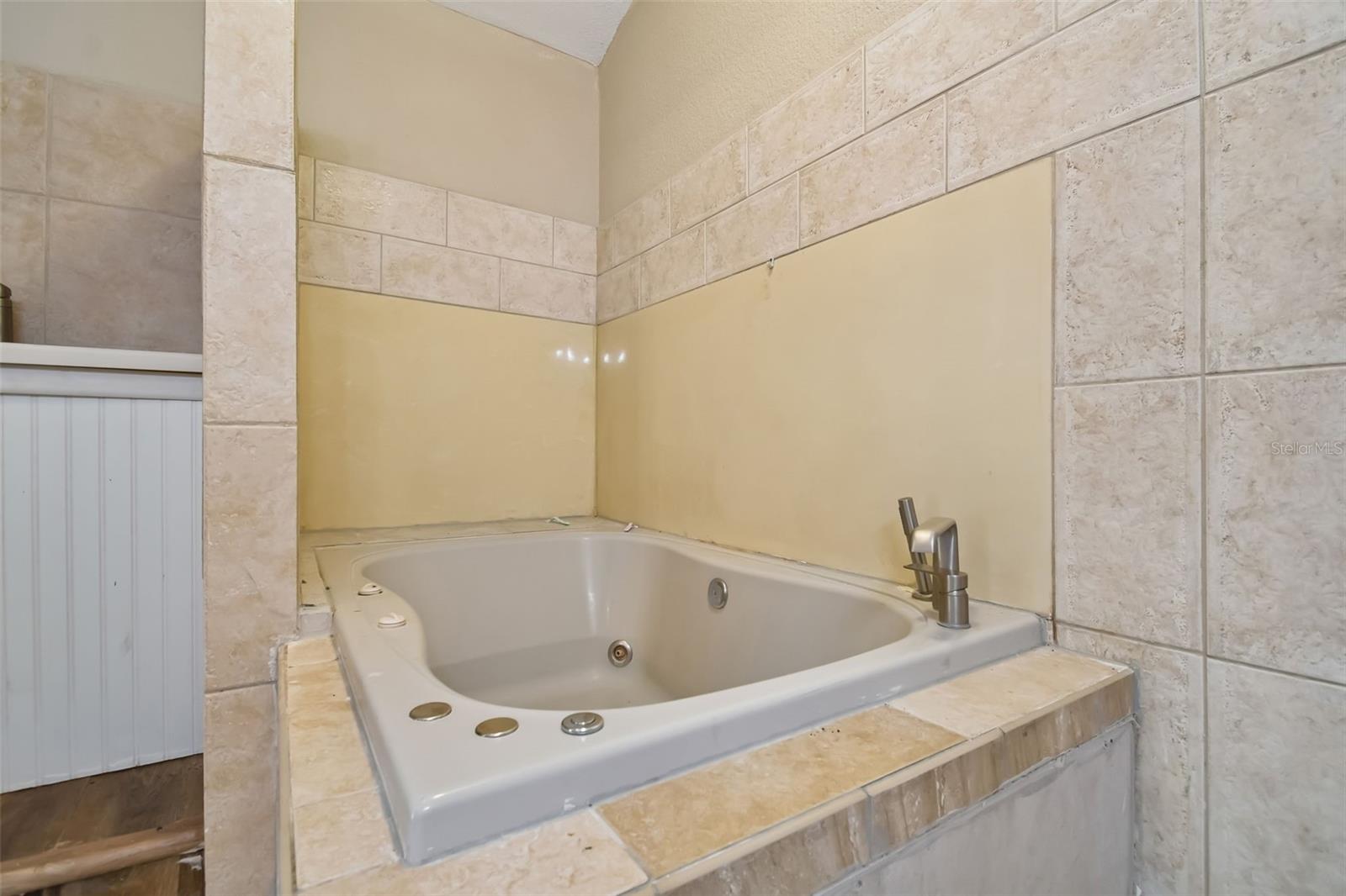 Image 5 of 47 For 5723 Cherry Tree Drive