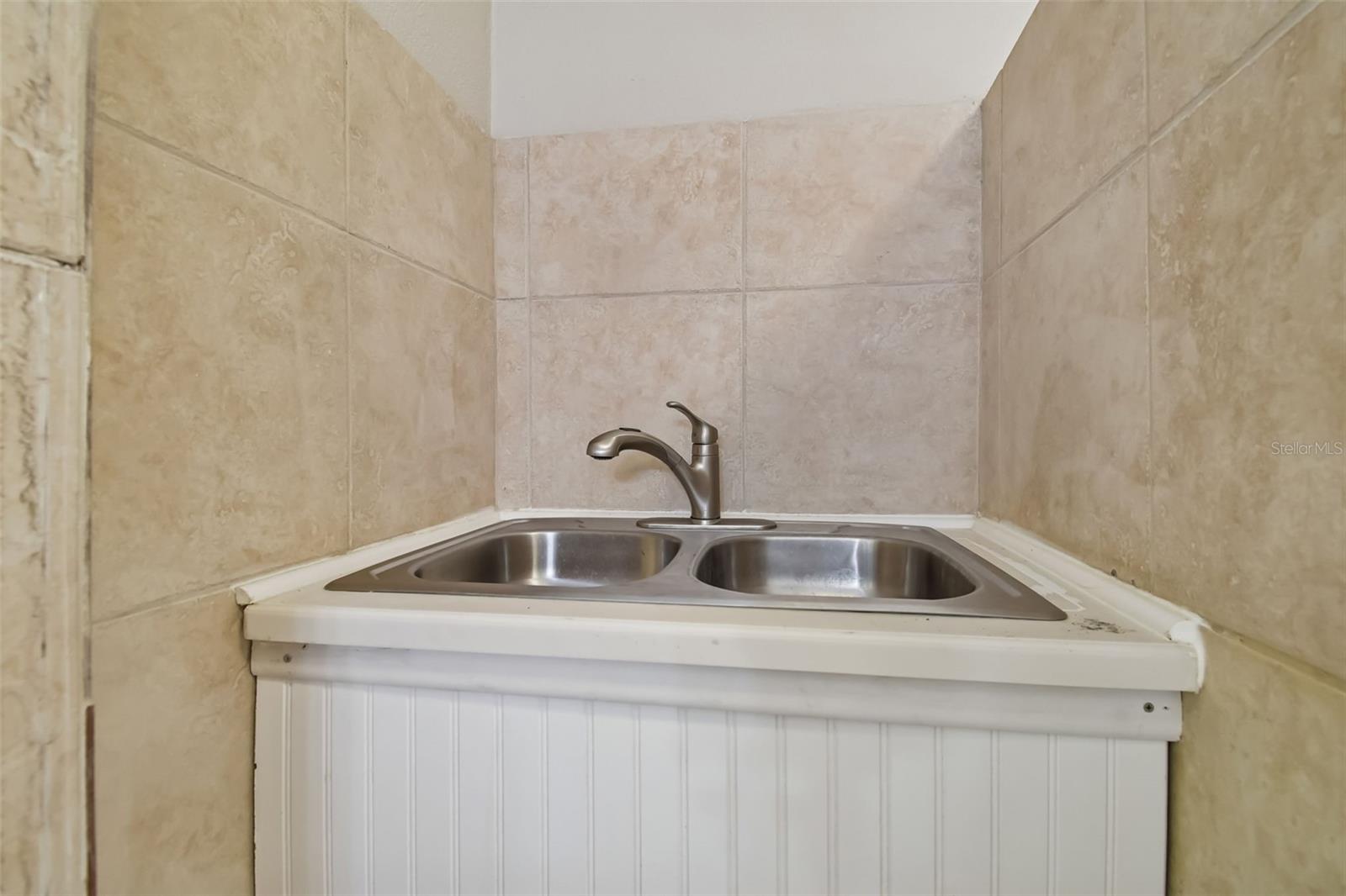 Image 6 of 47 For 5723 Cherry Tree Drive