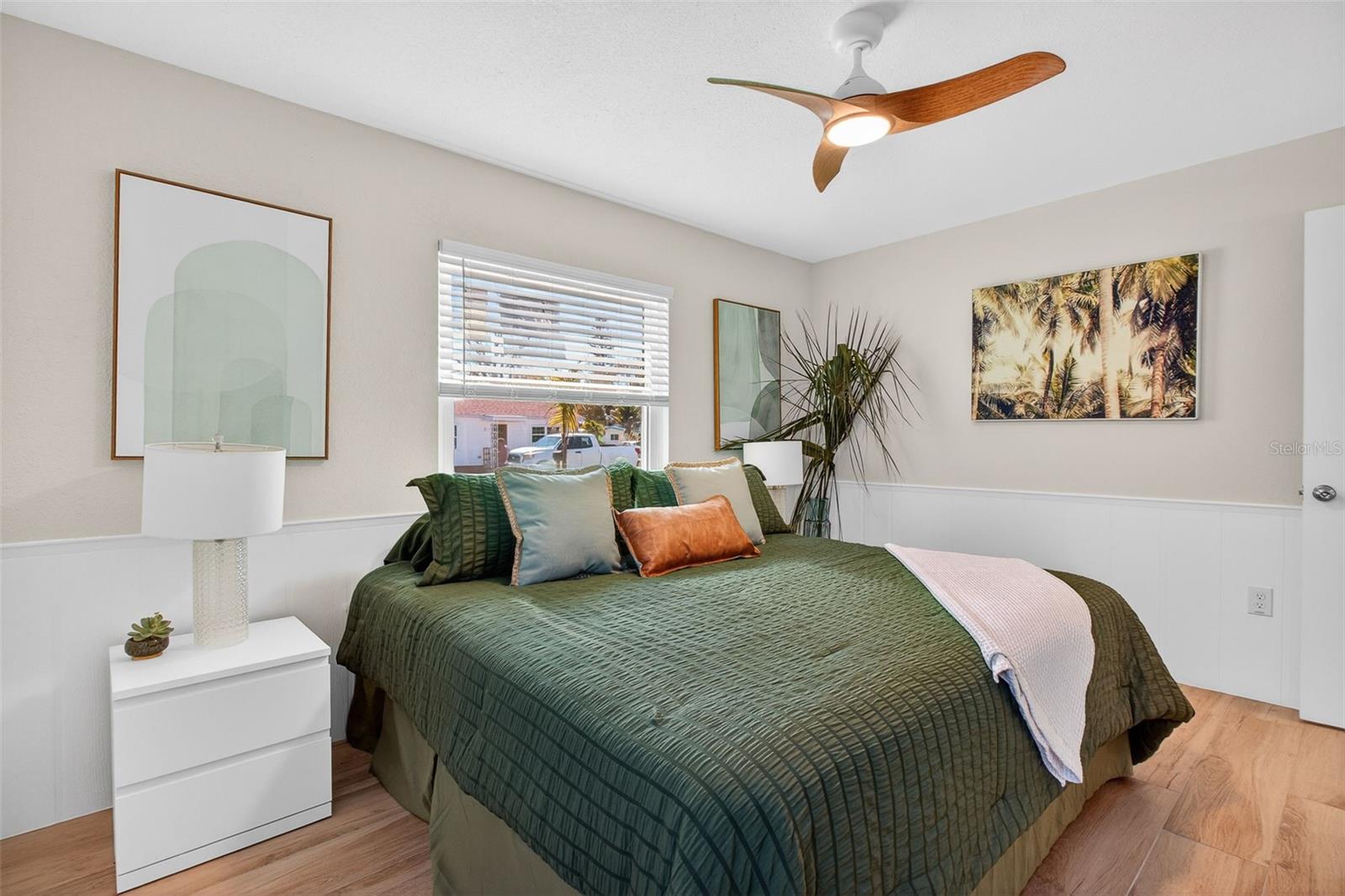 Image 12 of 27 For 4533 27th Avenue S