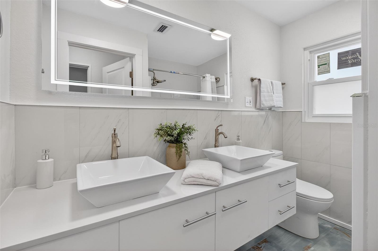 Image 16 of 27 For 4533 27th Avenue S