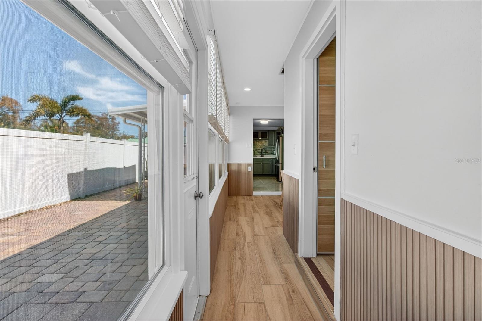 Image 19 of 27 For 4533 27th Avenue S