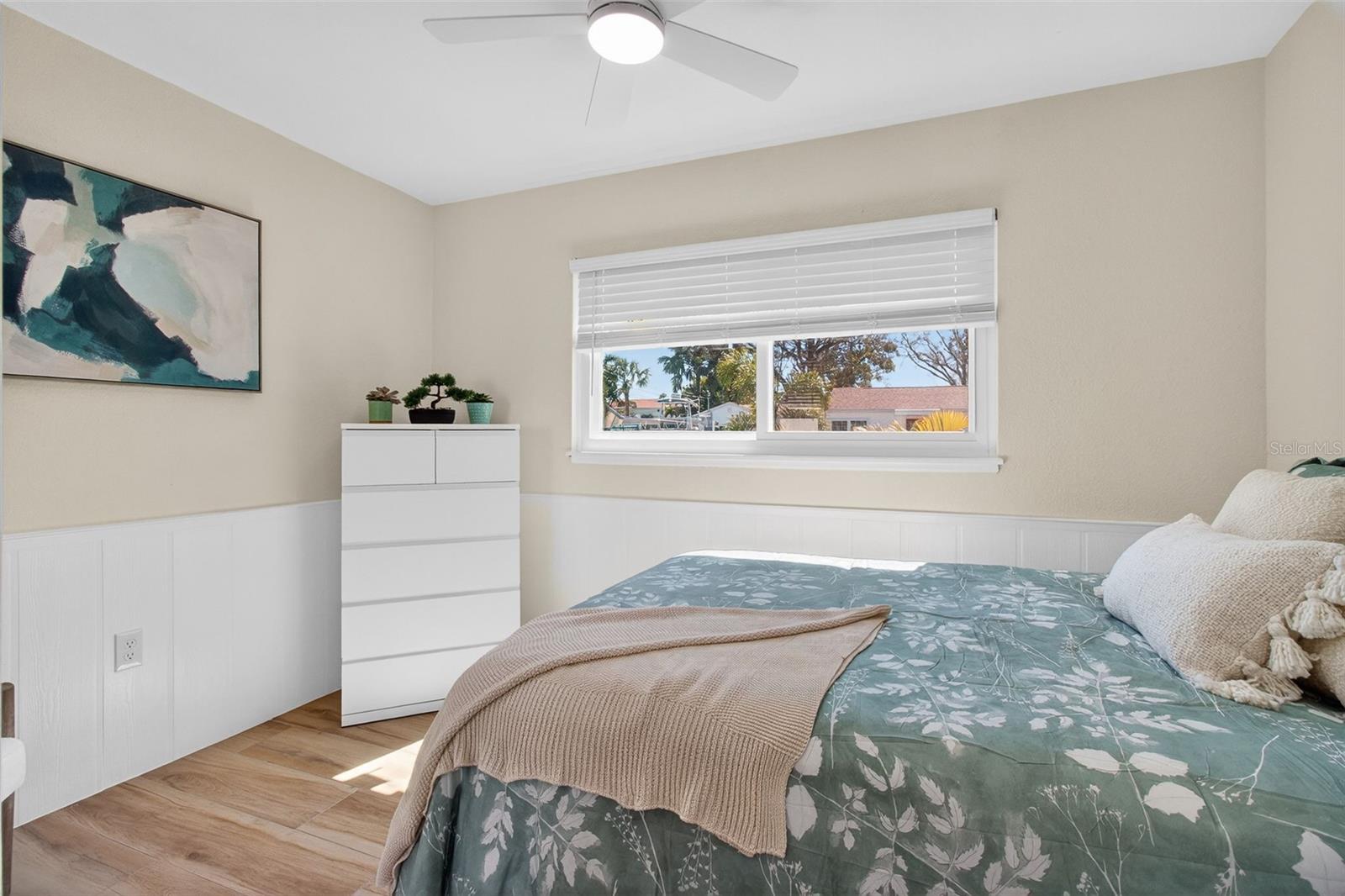 Image 21 of 27 For 4533 27th Avenue S