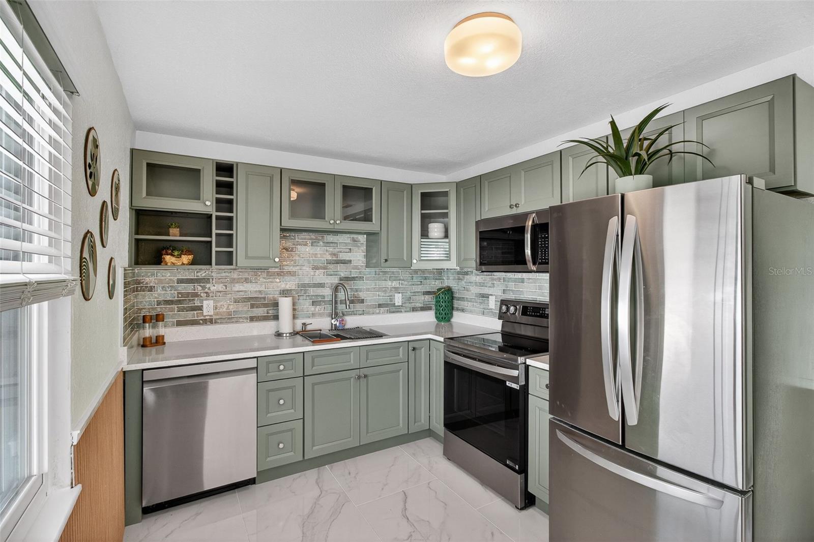 Image 7 of 27 For 4533 27th Avenue S