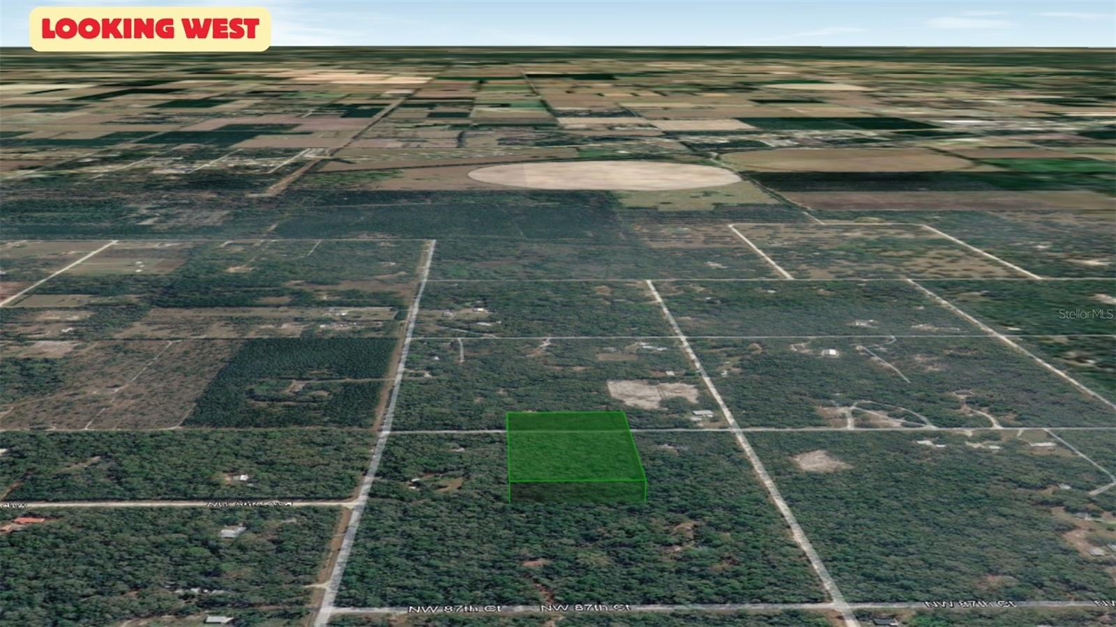 Image 11 of 26 For  85th Avenue 