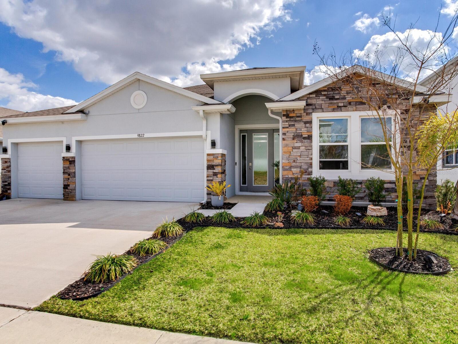 Details for 9822 Shoreline View Way, WESLEY CHAPEL, FL 33545