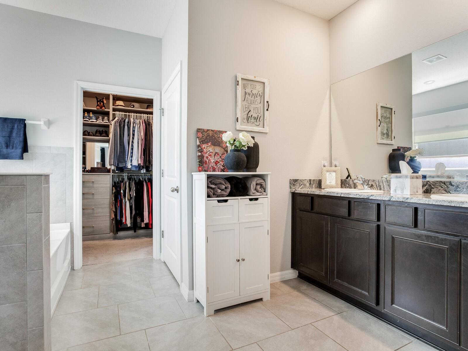 Listing photo id 12 for 9822 Shoreline View Way