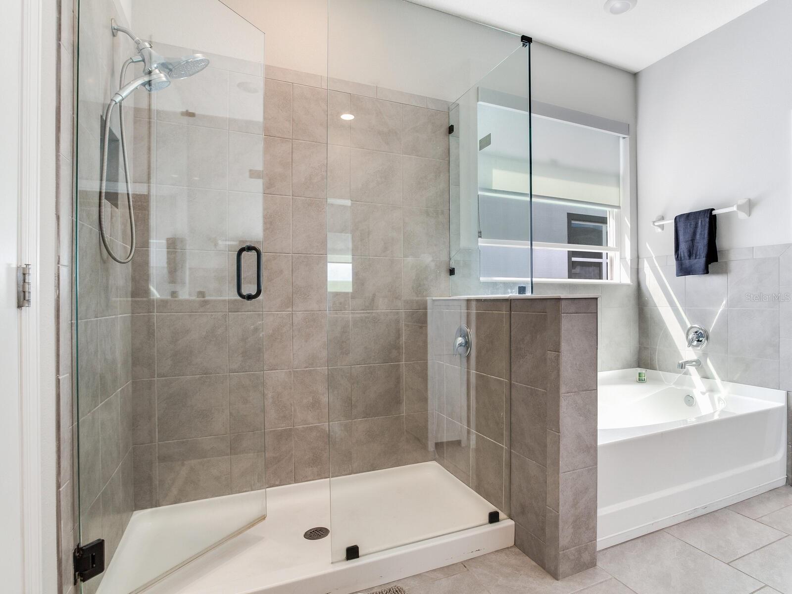 Listing photo id 13 for 9822 Shoreline View Way