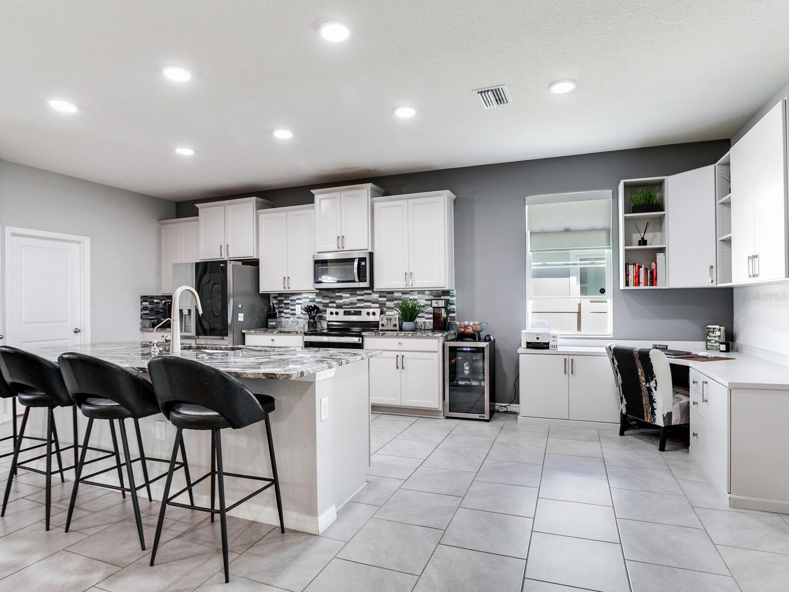 Listing photo id 7 for 9822 Shoreline View Way